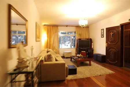Sobrado à venda com 3 quartos, sendo 1 suíte, em Chora Menino, São Paulo, SP
