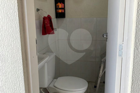Sobrado à venda com 4 quartos, sendo 1 suíte, em Vila Campo Grande, São Paulo, SP