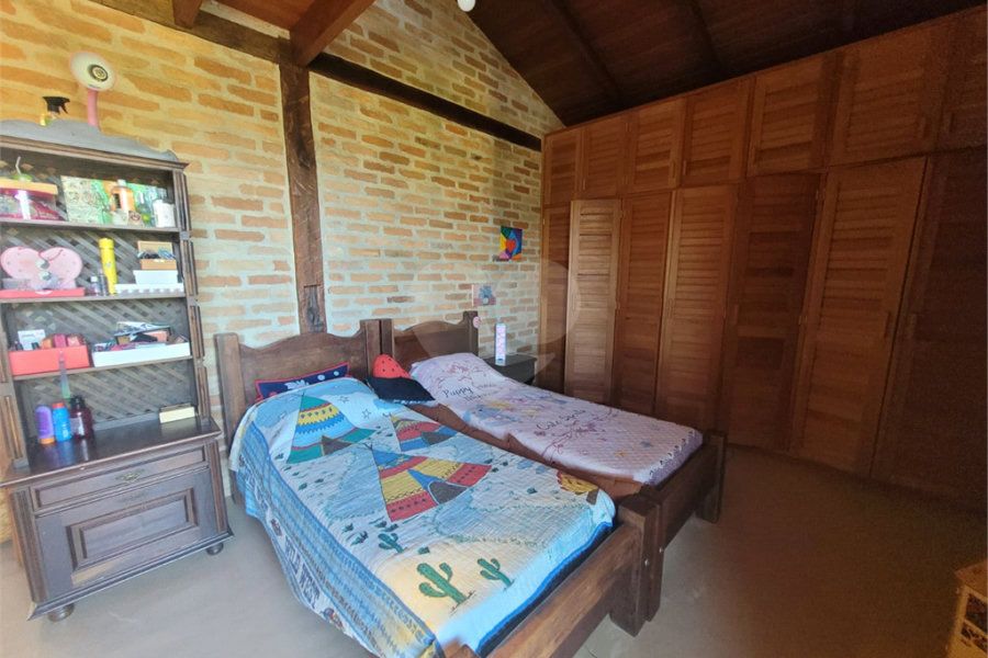 Casa à venda com 3 quartos, sendo 1 suíte,  no condomínio Residencial Bosque da Serra, Mairiporã - SP