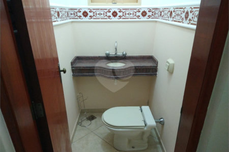Sobrado à venda com 3 quartos, sendo 2 suítes, em Jardim Hubert, Indaiatuba, SP