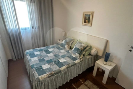 Apartamento à venda com 3 quartos, sendo 1 suíte,  em Vila Andrade, São Paulo, SP
