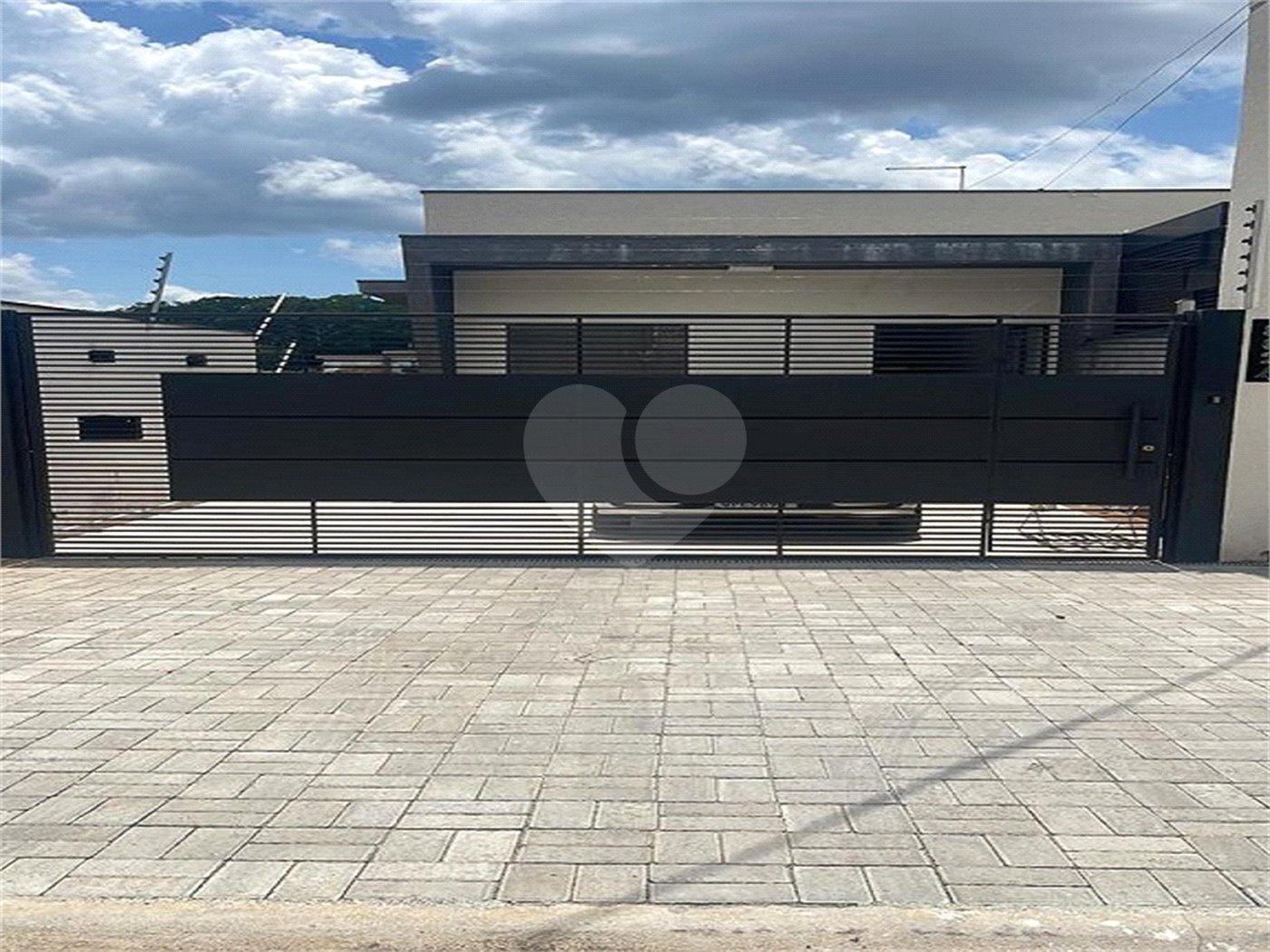 Sobrado à venda com 3 suítes em Jardim Maristela, Atibaia, SP