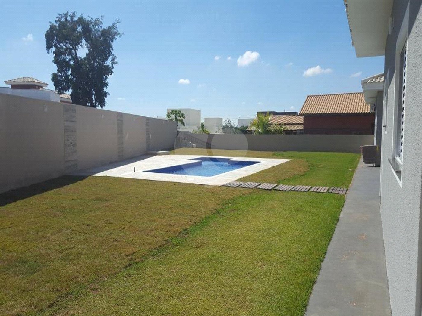Casa à venda com 4 quartos, sendo 2 suítes, no condomínio Village Ipanema, Araçoiaba da Serra - SP