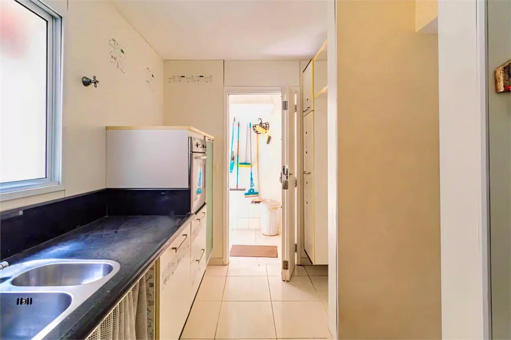 Casa à venda com 3 quartos, sendo 1 suíte,  no condomínio Villa Bella, São Paulo - SP