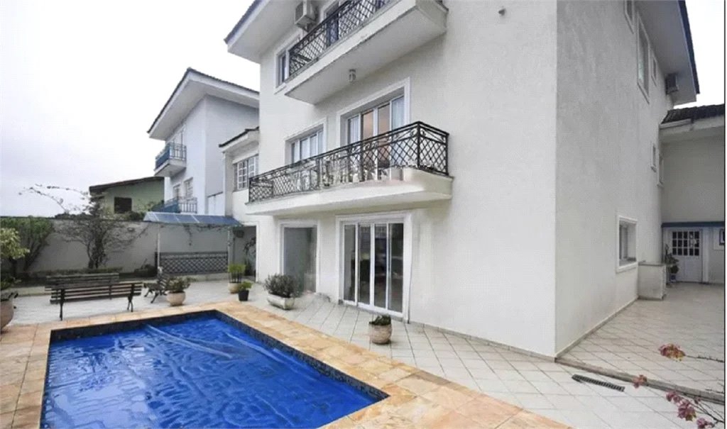 Casa à venda com 5 suítes em Jardim Londrina, São Paulo, SP