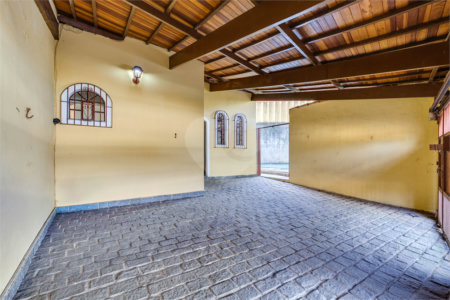 Sobrado à venda com 3 quartos, sendo 1 suíte, em Alto da Boa Vista, São Paulo, SP