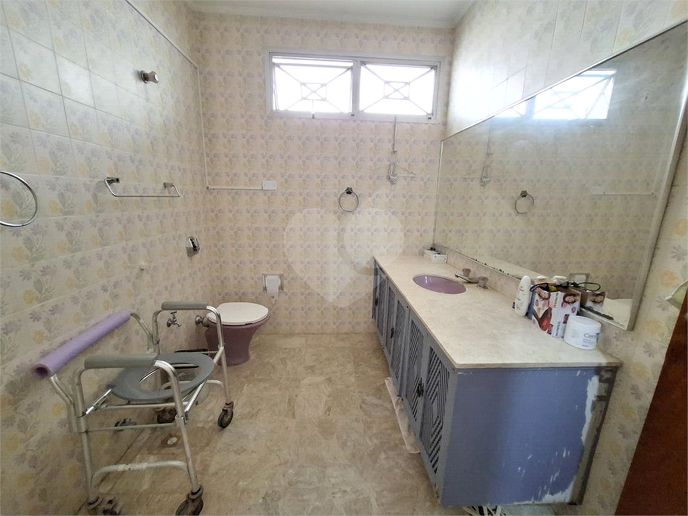 Casa à venda com 4 quartos, sendo 1 suíte, em Água Fria, São Paulo, SP