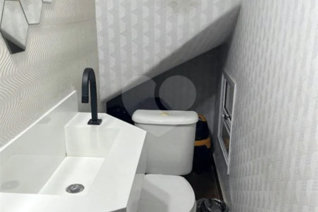 Apto de 230m² no Cambuci com 3 dorms, 5 vagas, 3 suítes. Estudo permuta.