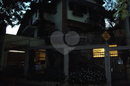 Sobrado à venda com 4 quartos, sendo 2 suítes, em Jardim Peri Peri, São Paulo, SP