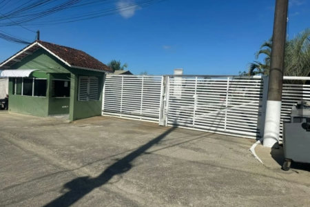 Casa à venda com 2 quartos em Itanhaém, SP