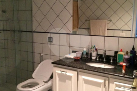 Apartamento à venda com 3 suítes em Vila Suzana, São Paulo, SP