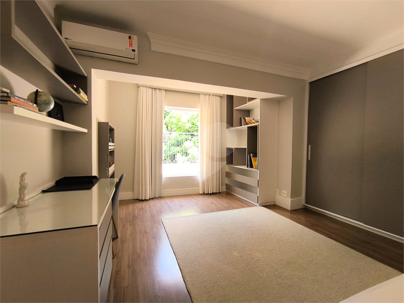 Casa à venda com 5 quartos, sendo 4 suítes, em Cidade Jardim, São Paulo, SP