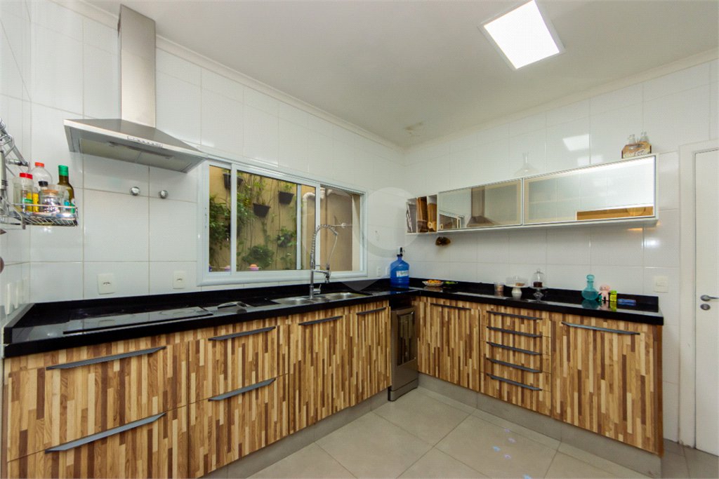 Casa à venda com 5 suítes no condomínio Solar dos Manacas, São Paulo - SP