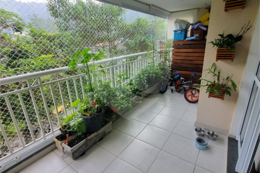 Apartamento à venda com 3 quartos, sendo 1 suíte, em Horto, São Paulo, SP