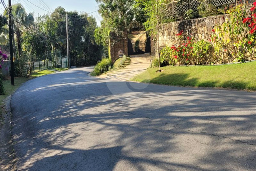 Casa à venda com 4 quartos, sendo 2 suítes, no condomínio Alpes da Cantareira, Mairiporã - SP