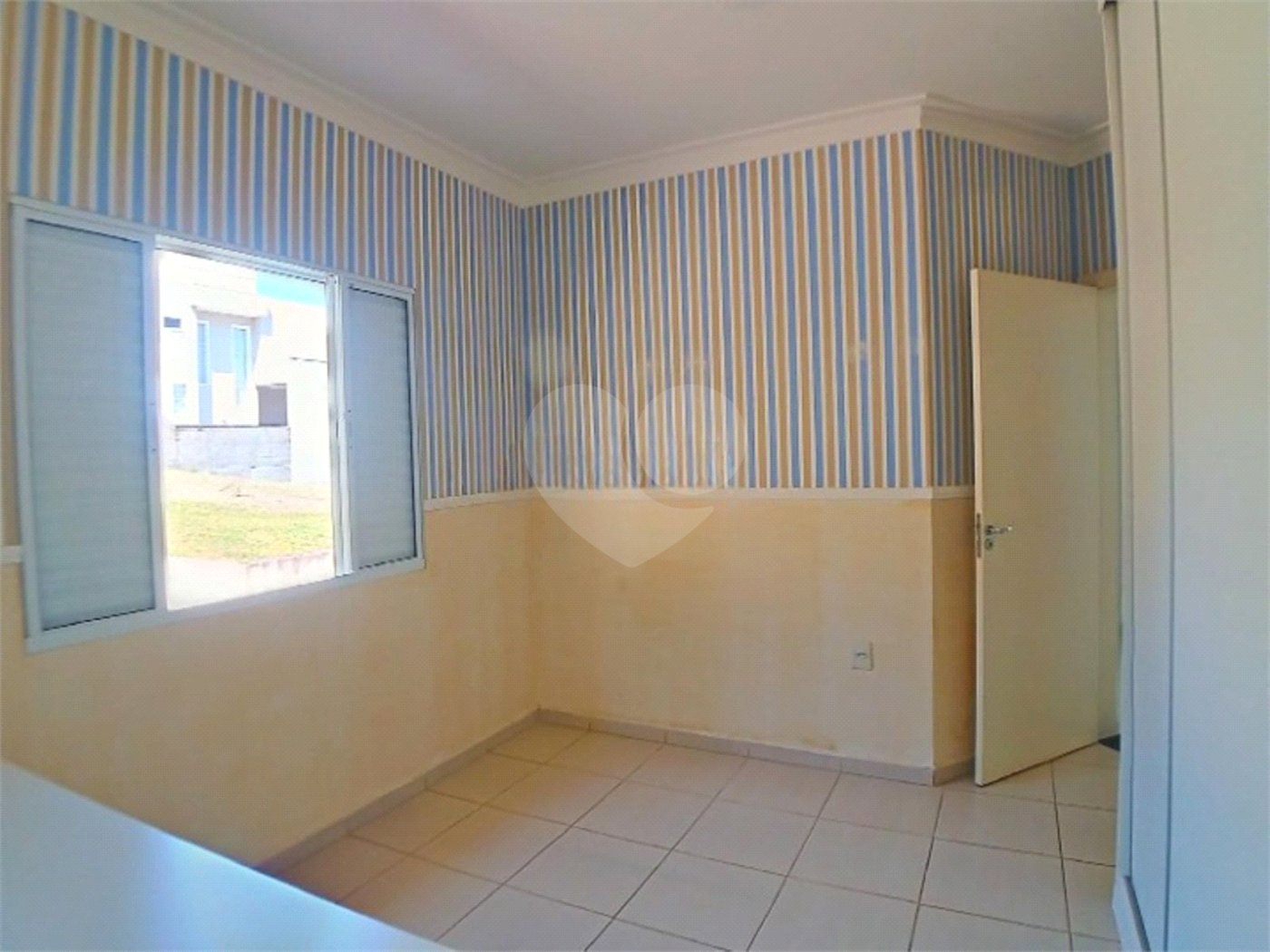 Casa à venda com 3 suítes no condomínio Terras de São Francisco, Vinhedo - SP