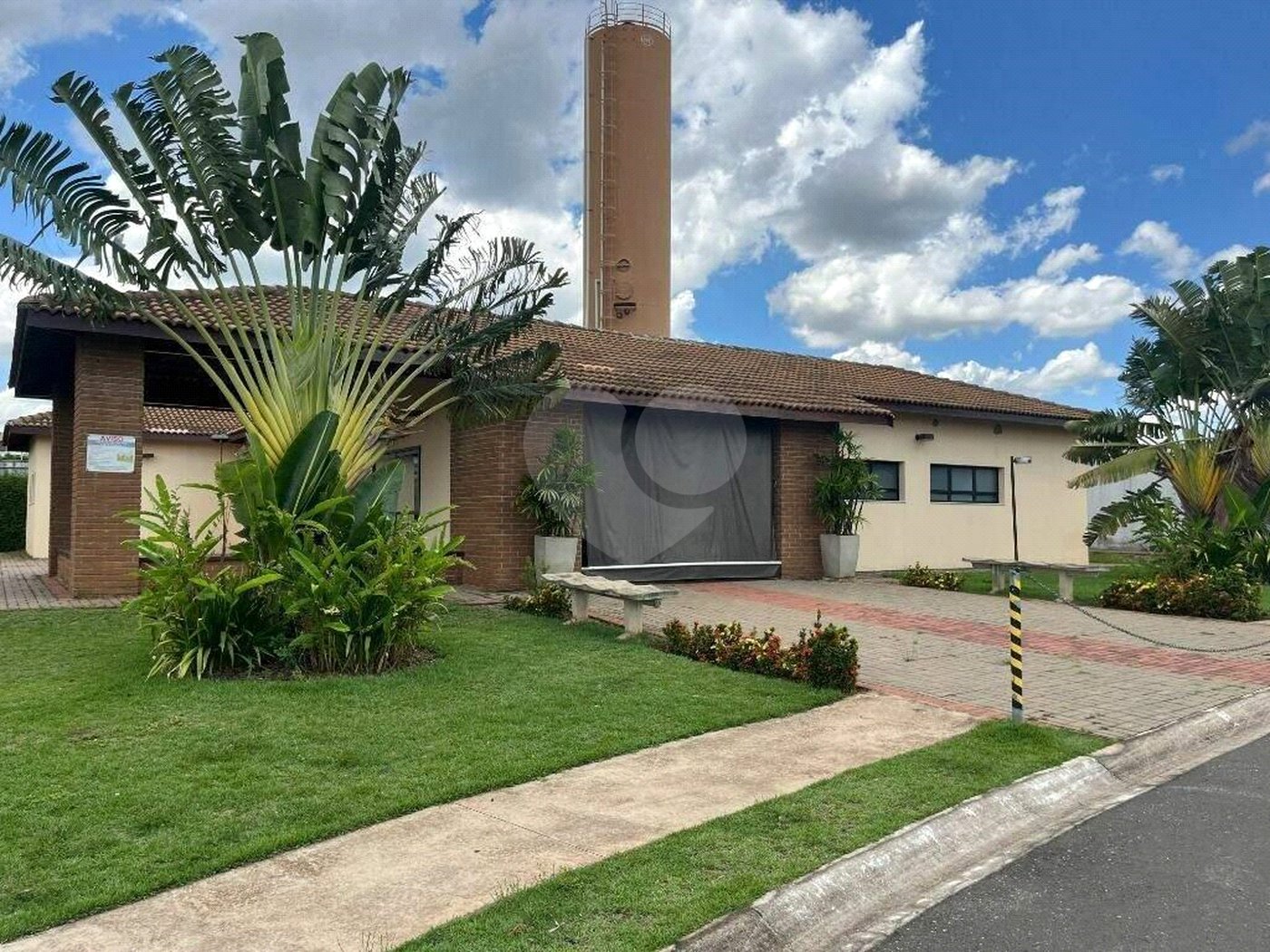 Casa à venda com 3 quartos, sendo 1 suíte, no condomínio Mirante dos Ipes, Salto - SP