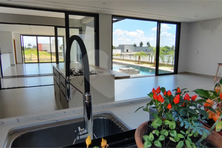 Casa à venda com 4 suítes no condomínio Campos de Santo Antonio II, Itu - SP