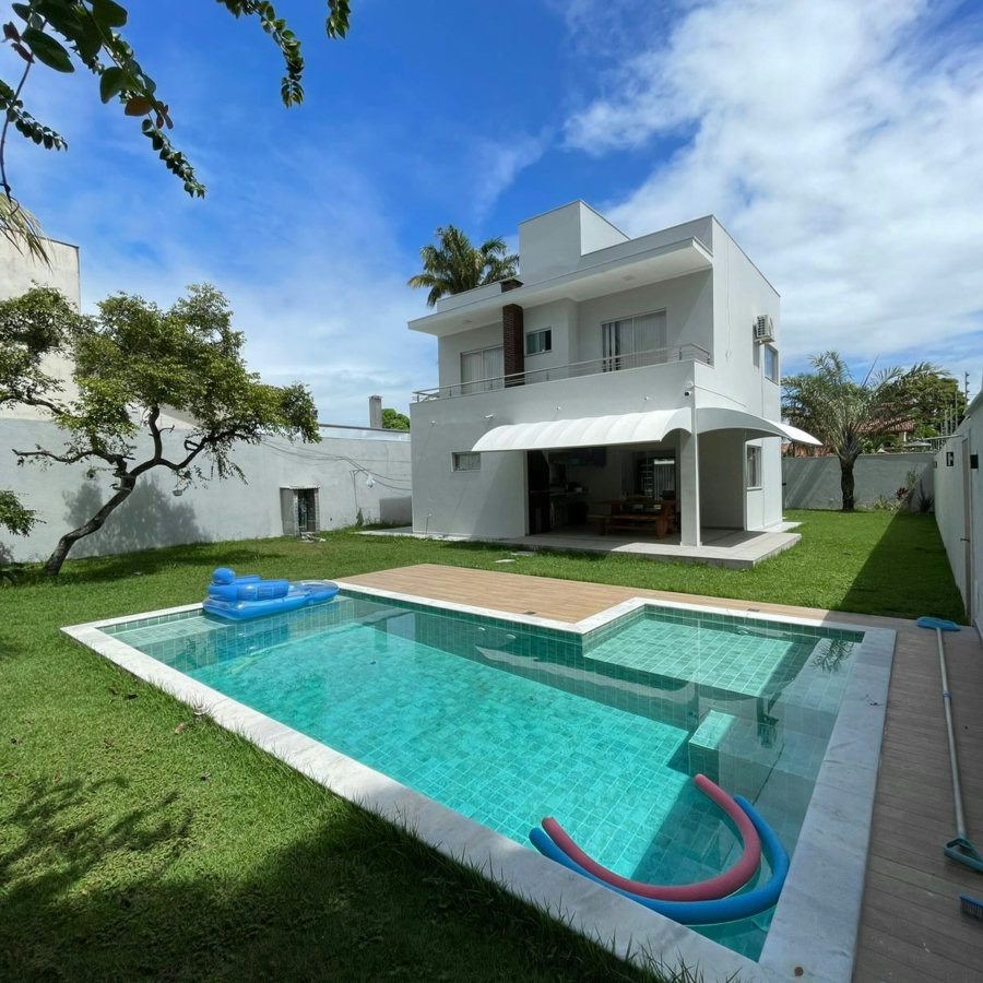 Casa à venda com 3 quartos, sendo 1 suíte, em Orla Norte, Porto Seguro - BA