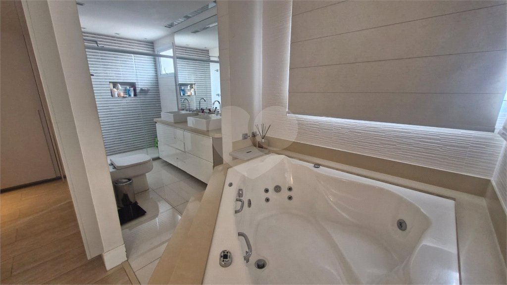Apartamento à venda com 3 suítes em Santana, São Paulo, SP