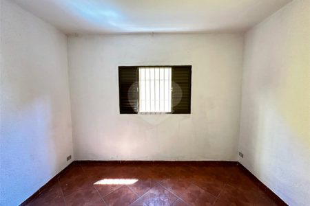 Sobrado à venda com 4 quartos, sendo 1 suíte, em Vila Amorim, Suzano, SP