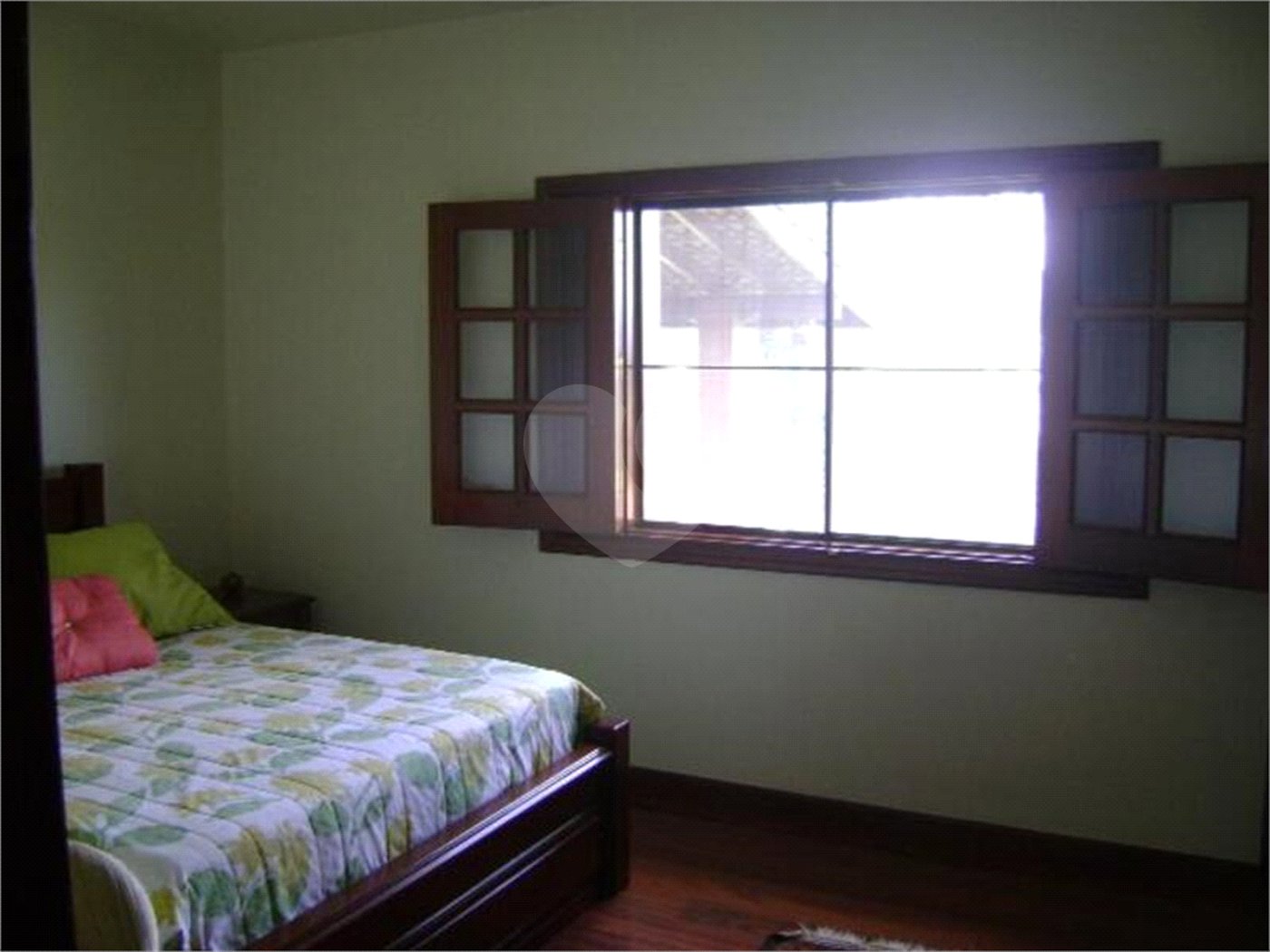 Casa à venda com 5 quartos, sendo 3 suítes, no condomínio Estância Marambaia, Vinhedo - SP