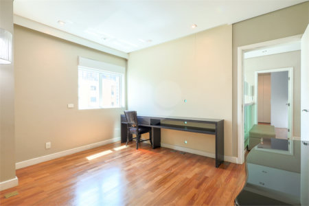Apartamento à venda com 4 suítes,  em Jardim Paulistano, São Paulo, SP