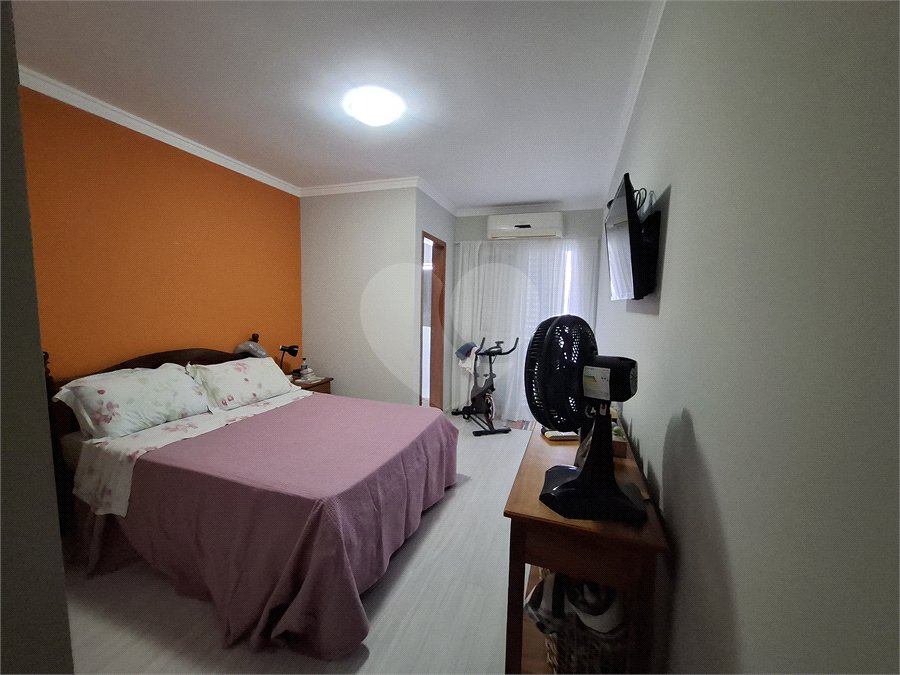 Sobrado à venda com 3 quartos, sendo 1 suíte, em Parque Vitória, São Paulo, SP