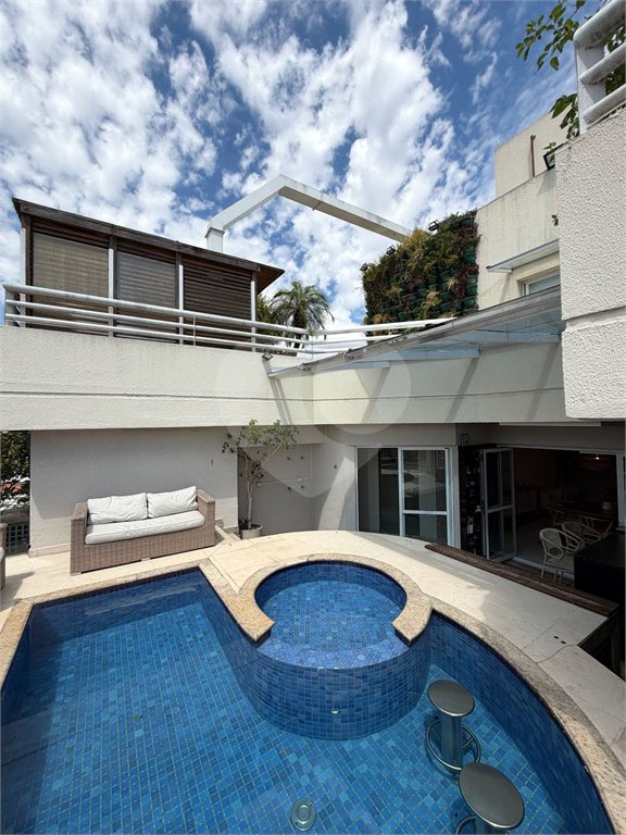 Triplex à venda com 4 suítes em Santa Teresinha, São Paulo, SP
