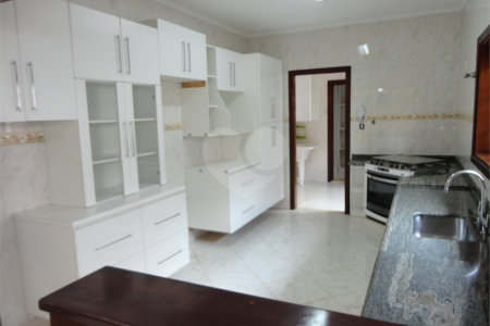 Casa à venda com 3 quartos, sendo 1 suíte, em Santa Marina, Valinhos, SP