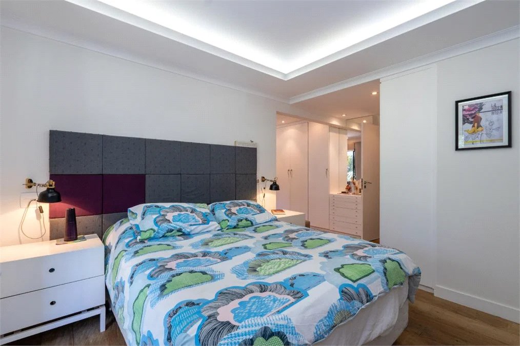 Apartamento à venda com 3 quartos, sendo 1 suíte, em Jardim Morumbi, São Paulo, SP