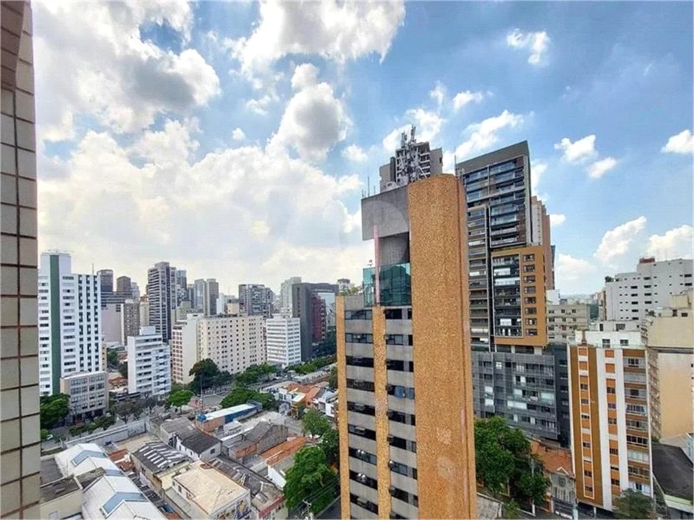 Apartamento à venda ou para alugar com 4 quartos, sendo 1 suíte, em Pinheiros, São Paulo, SP