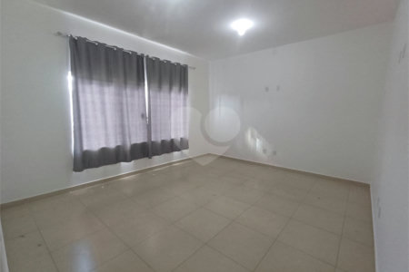 Casa à venda com 3 quartos, sendo 2 suítes, no condomínio Sollaris, Araraquara - SP