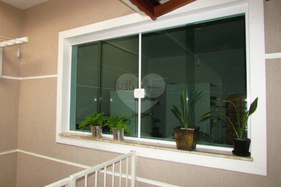 Sobrado à venda com 3 quartos, sendo 1 suíte,  em Vila Constança, São Paulo, SP