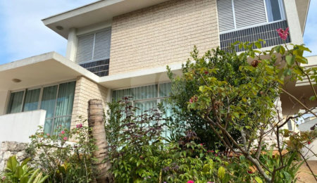 Sobrado à venda com 5 quartos, sendo 1 suíte,  em Interlagos, São Paulo, SP