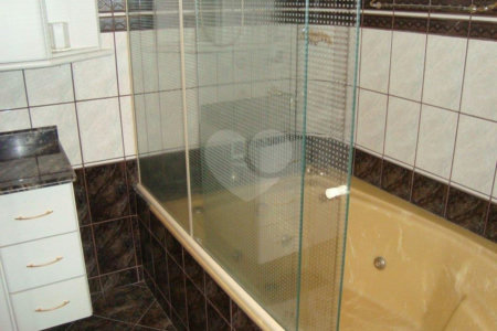 Sobrado à venda com 4 quartos, sendo 2 suítes, em Santa Teresinha, São Paulo, SP