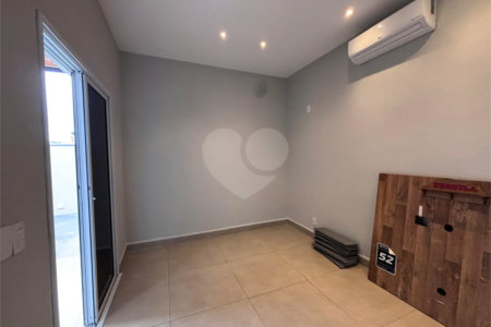 Casa à venda com 2 quartos, sendo 1 suíte, no condomínio Terras de São Francisco, Sorocaba - SP