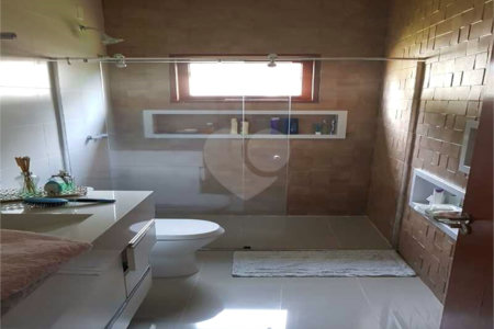 Casa à venda com 5 quartos, sendo 3 suítes, no condomínio Residencial Vale das Laranjeiras, Indaiatuba - SP