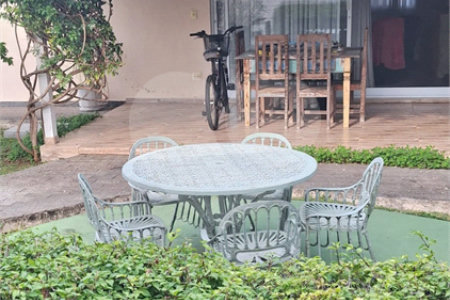 Casa à venda com 3 quartos, sendo 1 suíte, em Condomínio Flamboyant-b, Atibaia, SP