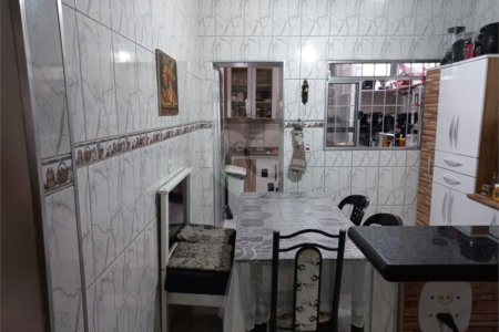 Sobrado à venda com 2 quartos, sendo 1 suíte,  em Santa Teresinha, São Paulo, SP