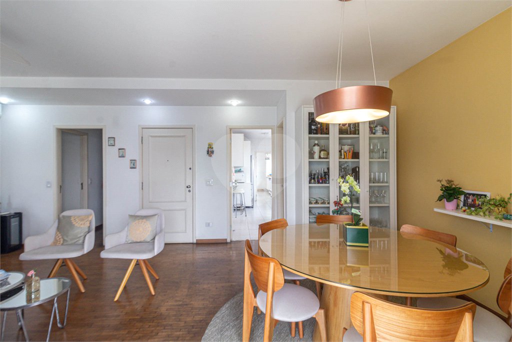 Apartamento à venda com 3 suítes em Paraíso, São Paulo, SP