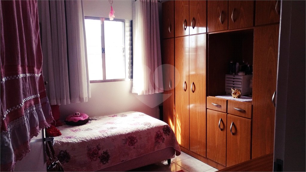 Casa à venda com 4 quartos, sendo 2 suítes,  em Vila Romero, São Paulo, SP