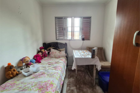 Casa à venda com 4 quartos, sendo 1 suíte, no condomínio Residencial Alto da Lapa II, São Paulo - SP