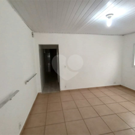 Sobrado à venda com 3 quartos em Sítio Pinheirinho, São Paulo, SP