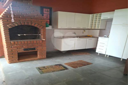 Casa à venda com 4 quartos, sendo 1 suíte, no condomínio Conjunto Residencial Green Village I, Mogi das Cruzes - SP