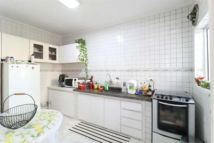 Casa à venda com 3 quartos, sendo 1 suíte,  em Vila Medeiros, São Paulo, SP