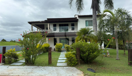 Casa à venda com 4 quartos, sendo 3 suítes,  no condomínio Village da Serra, Araçoiaba da Serra - SP