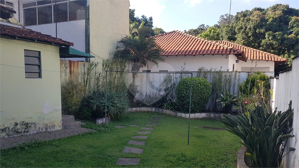 Sobrado à venda com 3 quartos em Horto Florestal, São Paulo, SP