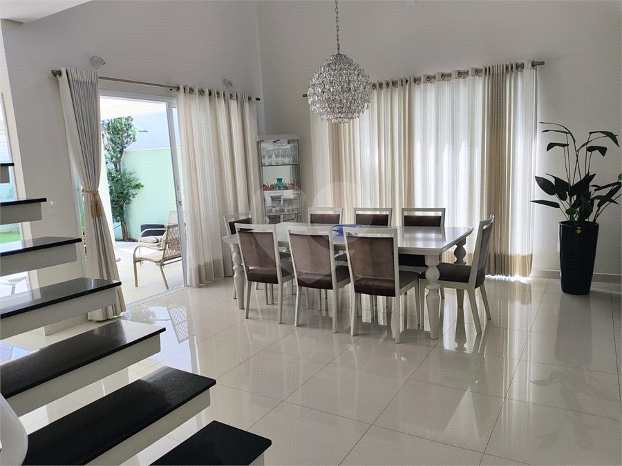 Casa à venda com 3 suítes no condomínio Colinas do Sol, Sorocaba - SP