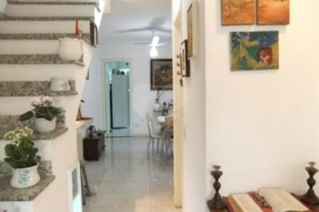 Casa à venda com 3 suítes em Vila Universitária, São Paulo, SP